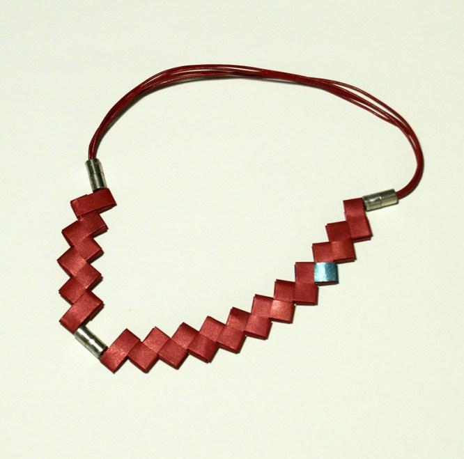 full_Necklace_Zig_zag_red_green_2_web